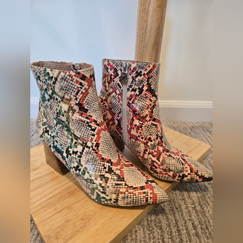 Steve Madden rainbow snake tarra snakeskin embossed leather booties
